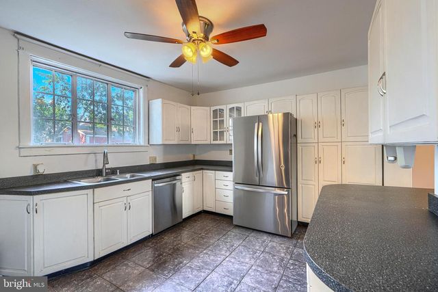 3005 DUNLEER RD, Dundalk, MD 21222