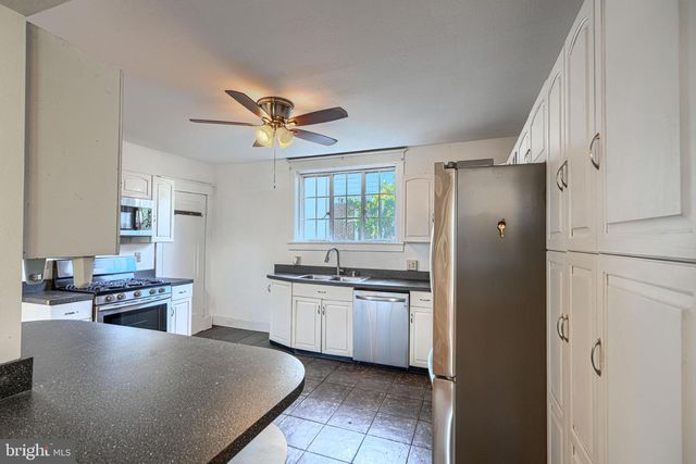 3005 DUNLEER RD, Dundalk, MD 21222