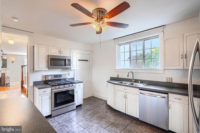 3005 DUNLEER RD, Dundalk, MD 21222