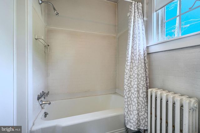 3005 DUNLEER RD, Dundalk, MD 21222