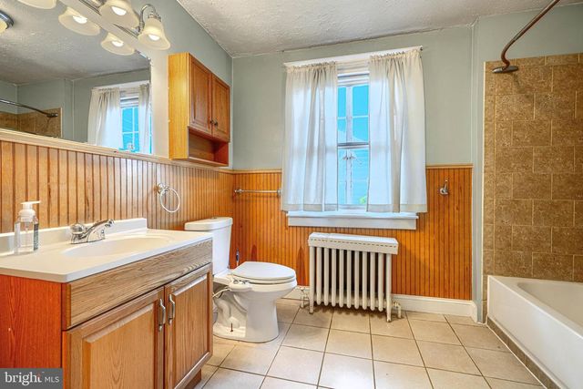 3005 DUNLEER RD, Dundalk, MD 21222
