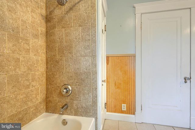 3005 DUNLEER RD, Dundalk, MD 21222