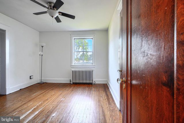 3005 DUNLEER RD, Dundalk, MD 21222