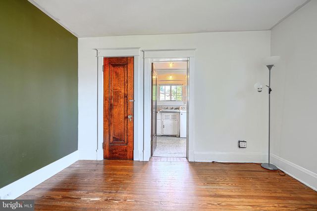 3005 DUNLEER RD, Dundalk, MD 21222