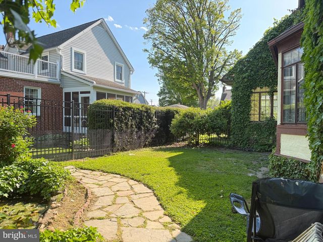 3005 DUNLEER RD, Dundalk, MD 21222