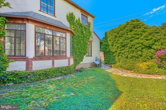 3005 DUNLEER RD, Dundalk, MD 21222