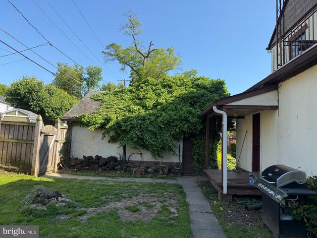 3005 DUNLEER RD, Dundalk, MD 21222