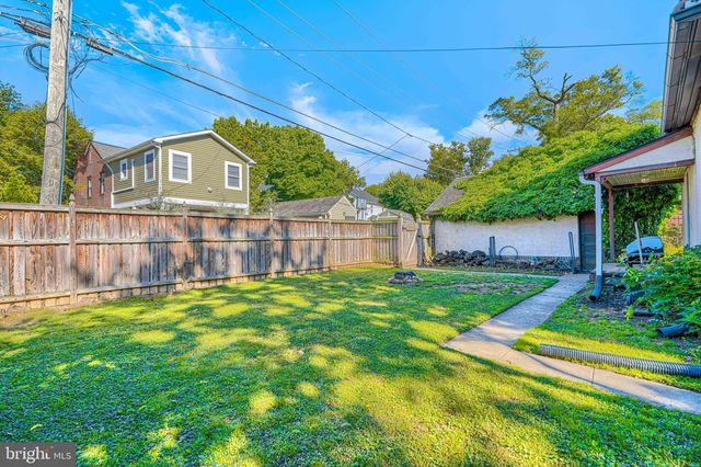 3005 DUNLEER RD, Dundalk, MD 21222