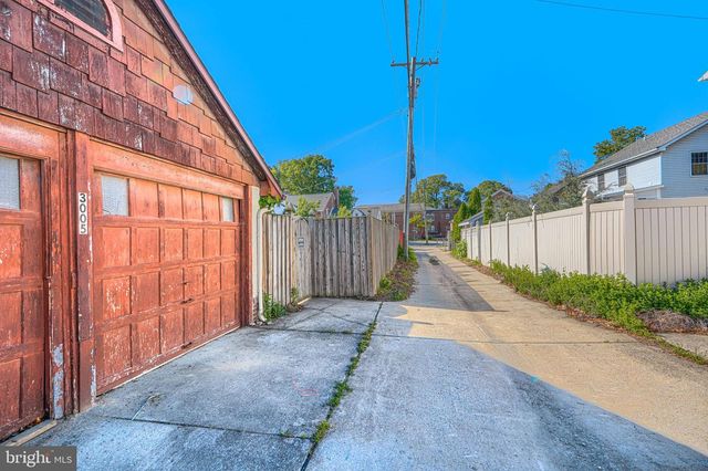 3005 DUNLEER RD, Dundalk, MD 21222