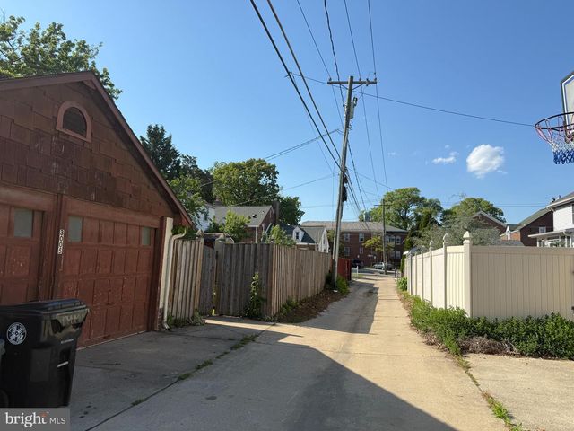 3005 DUNLEER RD, Dundalk, MD 21222