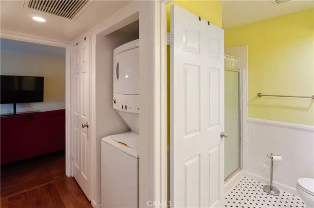 8710 Independence Avenue 301, Canoga Park, CA 91304