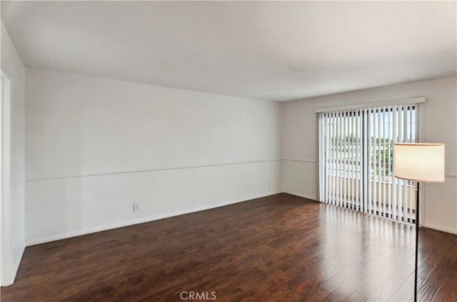 8710 Independence Avenue 301, Canoga Park, CA 91304