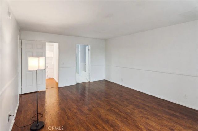 8710 Independence Avenue 301, Canoga Park, CA 91304