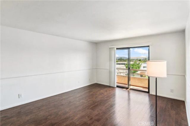 8710 Independence Avenue 301, Canoga Park, CA 91304