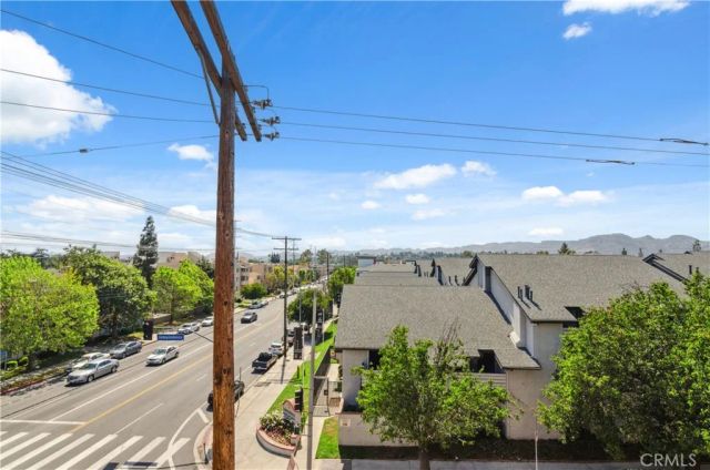8710 Independence Avenue 301, Canoga Park, CA 91304
