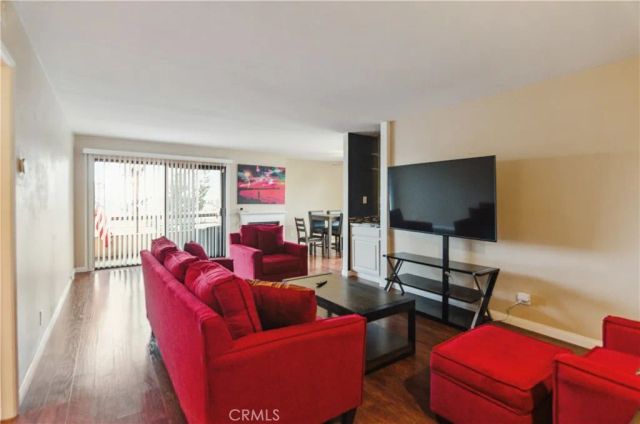 8710 Independence Avenue 301, Canoga Park, CA 91304