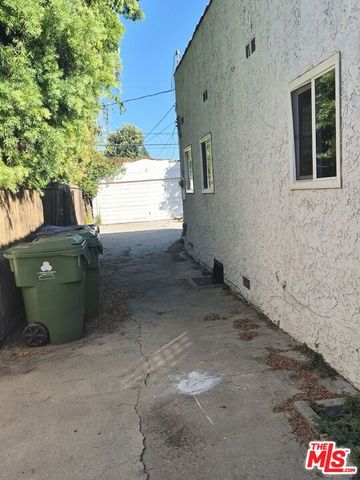 2230 S Ridgeley Drive, Los Angeles, CA 90016
