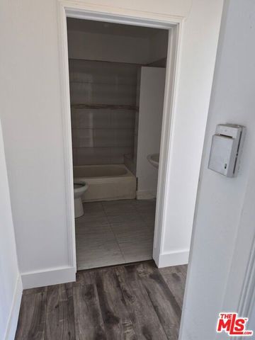 2230 S Ridgeley Drive, Los Angeles, CA 90016