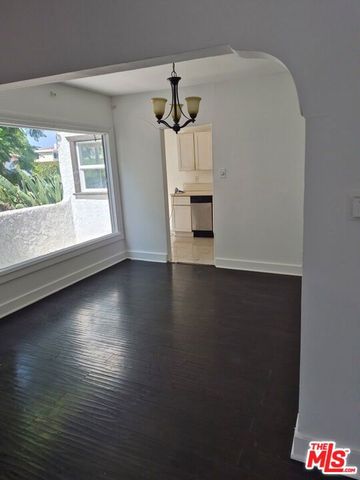 2230 S Ridgeley Drive, Los Angeles, CA 90016