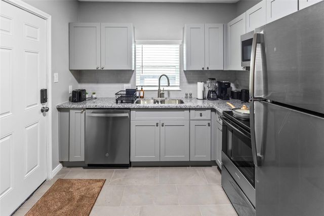 2824 Blodgett Street 4, Houston, TX 77004