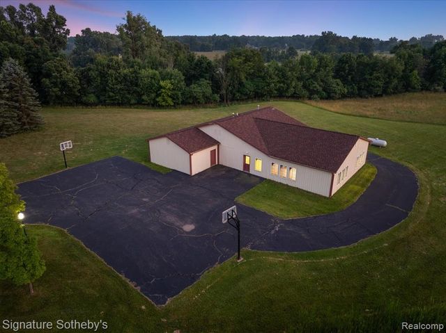 7255 E Baldwin Road, Grand Blanc, MI 48439