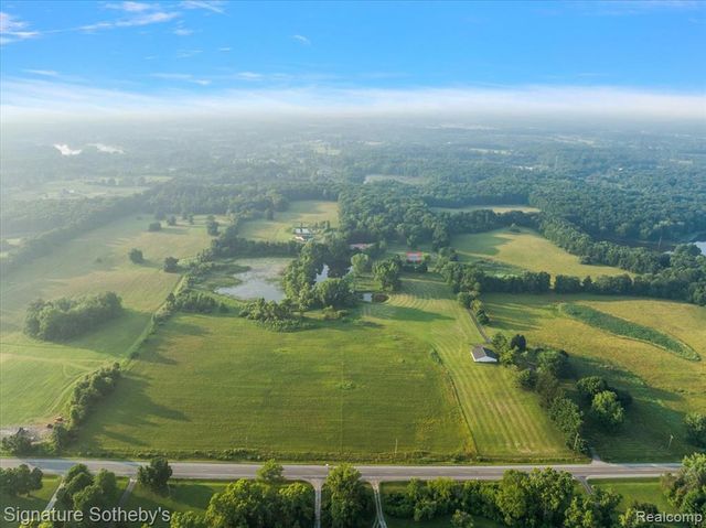 7255 E Baldwin Road, Grand Blanc, MI 48439