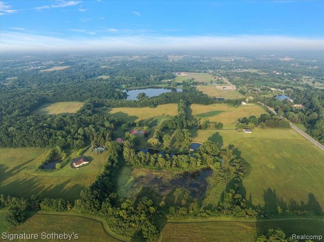 7255 E Baldwin Road, Grand Blanc, MI 48439