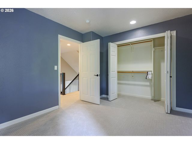 7632 Sw RUBY Ter, Portland, OR 97219