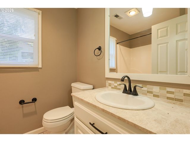 7632 Sw RUBY Ter, Portland, OR 97219