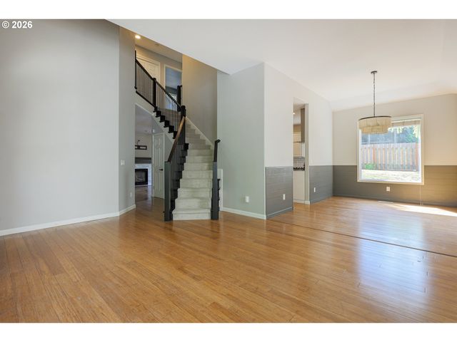 7632 Sw RUBY Ter, Portland, OR 97219