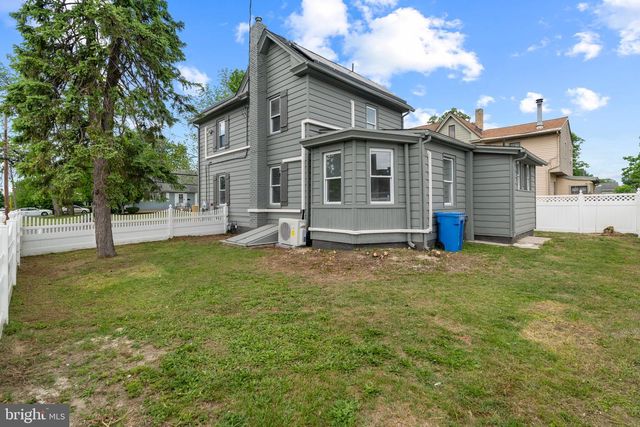 40 W CHESTNUT STREET, Clayton, NJ 08312