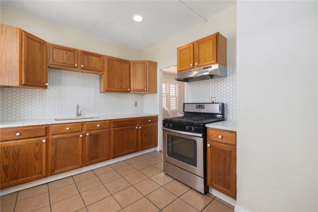 559 Branch Avenue, Providence, RI 02904
