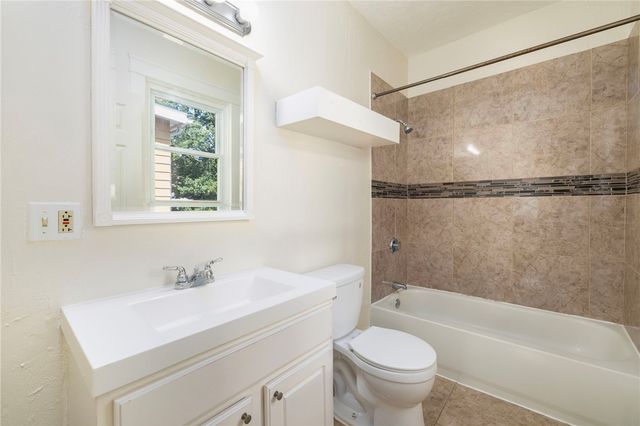 559 Branch Avenue, Providence, RI 02904