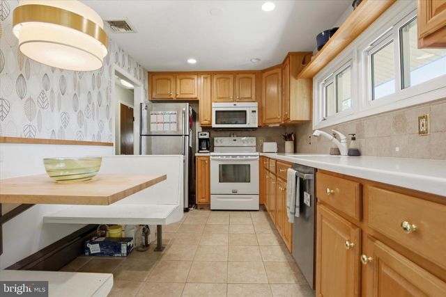 3386 BRISTOL RD, Chalfont, PA 18914