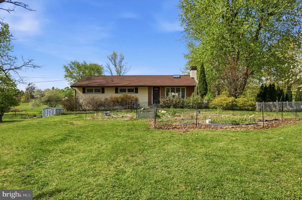 3386 BRISTOL RD, Chalfont, PA 18914