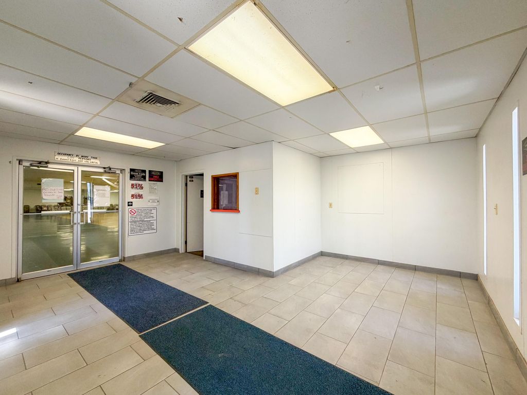 Image 11 of property listing at 3636 N Bryant Boulevard, San Angelo, TX 76903