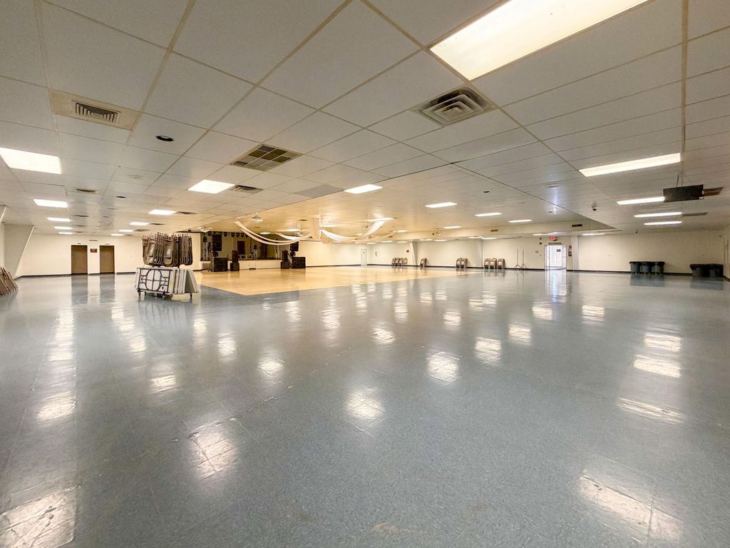Image 21 of property listing at 3636 N Bryant Boulevard, San Angelo, TX 76903