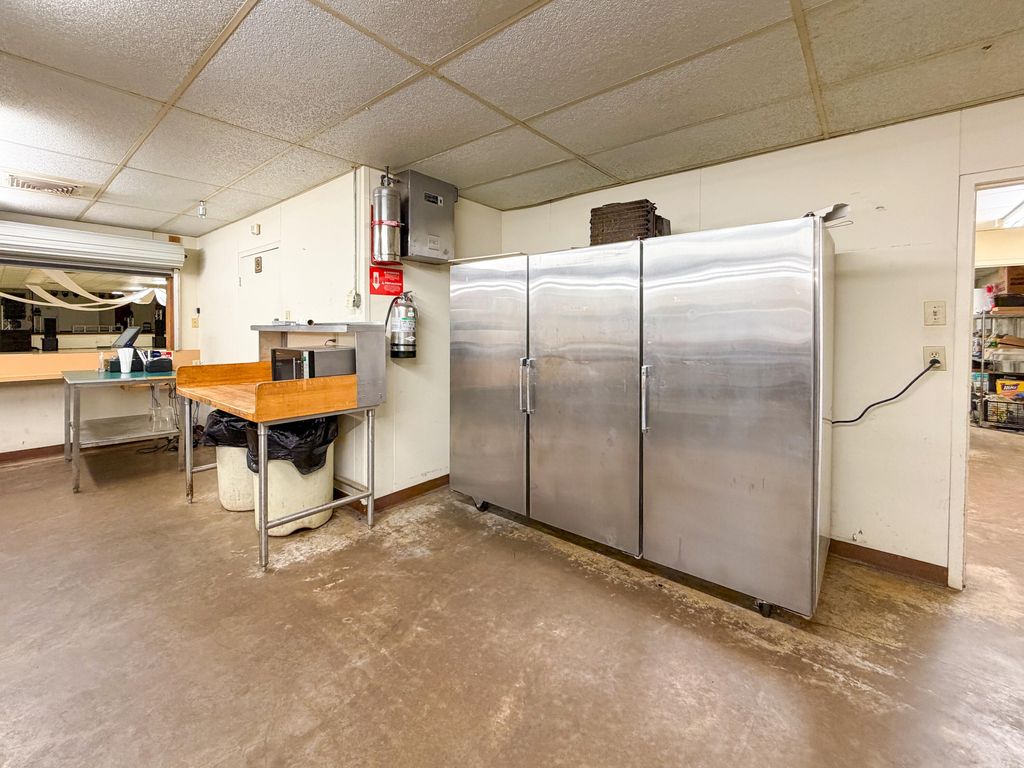 Image 27 of property listing at 3636 N Bryant Boulevard, San Angelo, TX 76903