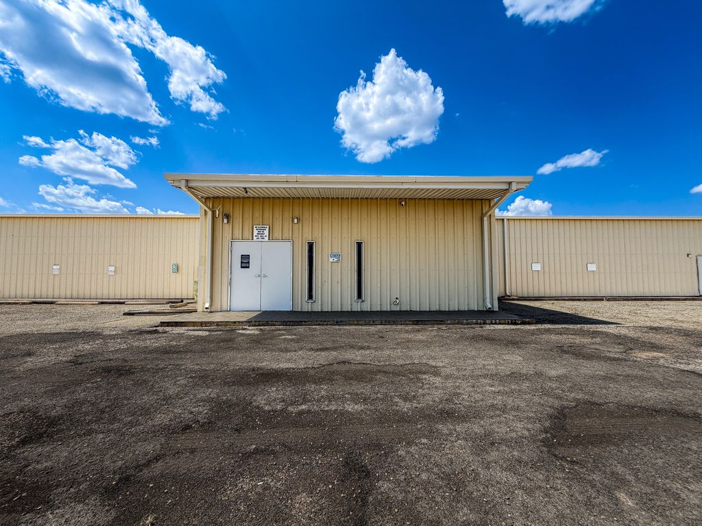 Image 3 of property listing at 3636 N Bryant Boulevard, San Angelo, TX 76903
