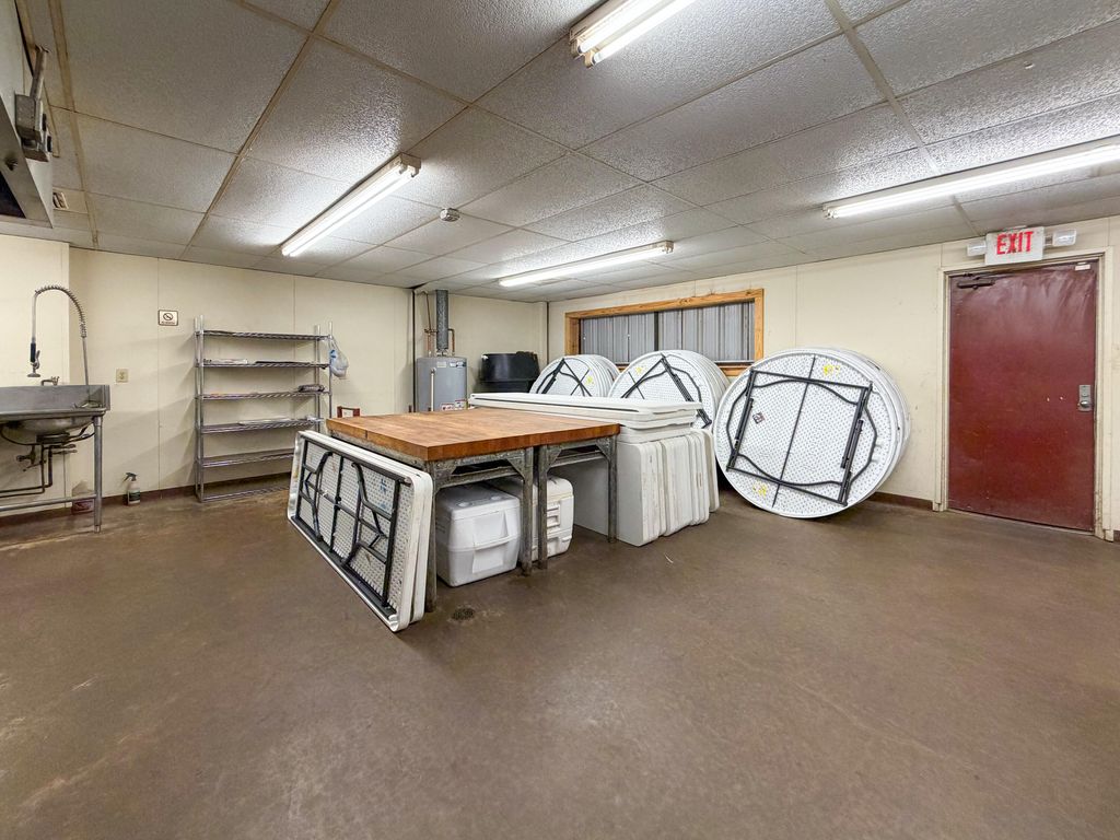 Image 33 of property listing at 3636 N Bryant Boulevard, San Angelo, TX 76903