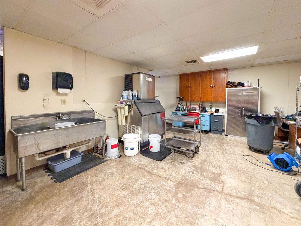 Image 36 of property listing at 3636 N Bryant Boulevard, San Angelo, TX 76903