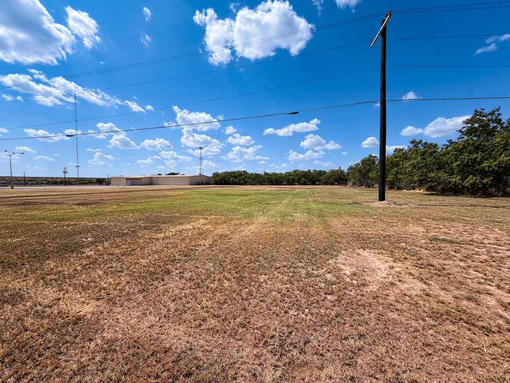 Image 5 of property listing at 3636 N Bryant Boulevard, San Angelo, TX 76903