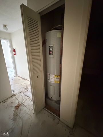 6025 Wingedfoot Court, Indianapolis, IN 46254