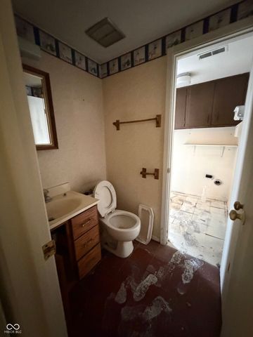 6025 Wingedfoot Court, Indianapolis, IN 46254