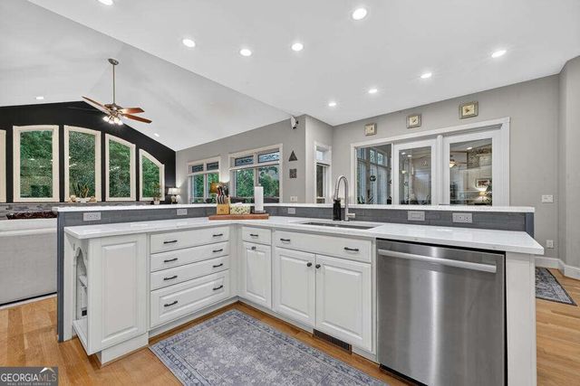 4165 Asheland Cove Drive, Young Harris, GA 30582