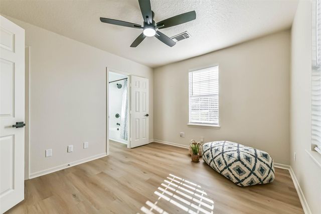 5828 Avenue T, Galveston, TX 77551