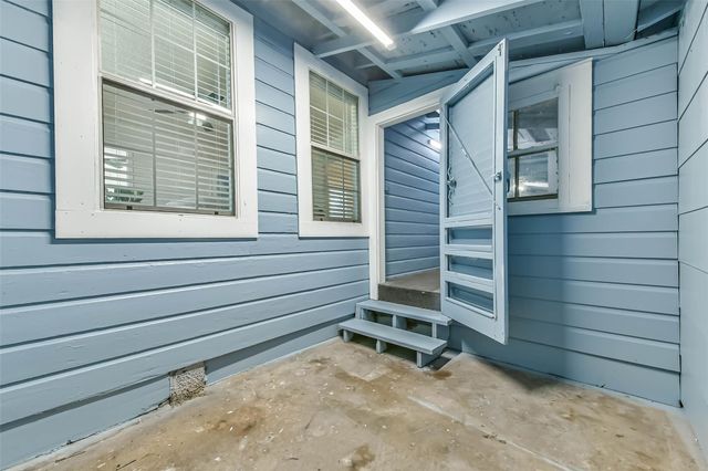 5828 Avenue T, Galveston, TX 77551