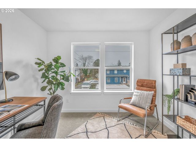 6491 Se RAMONA St B, Portland, OR 97206