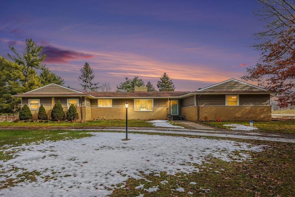 1575 Kellogg Road, Genoa Twp, MI 48114