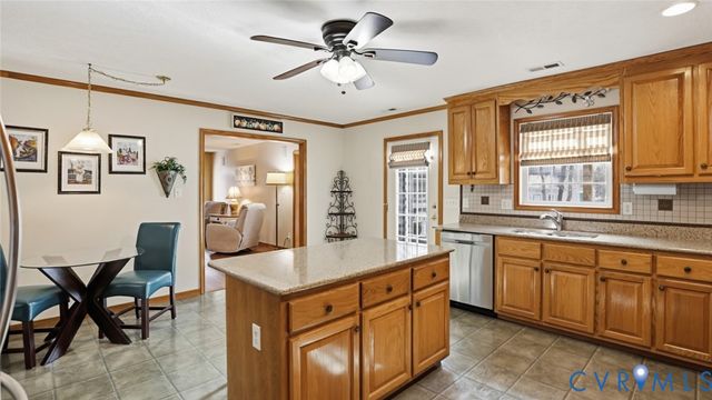 235 Parkwood Dr, Aylett, VA 23009